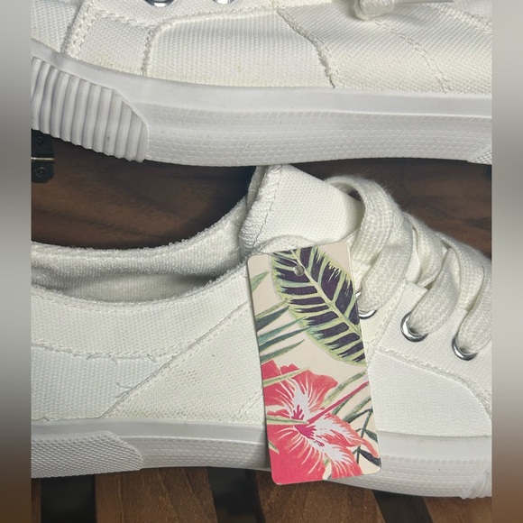 NWT-Tommy Bahama White Canvas Sneakers Plaid Heel Accent - Picture 7 of 8